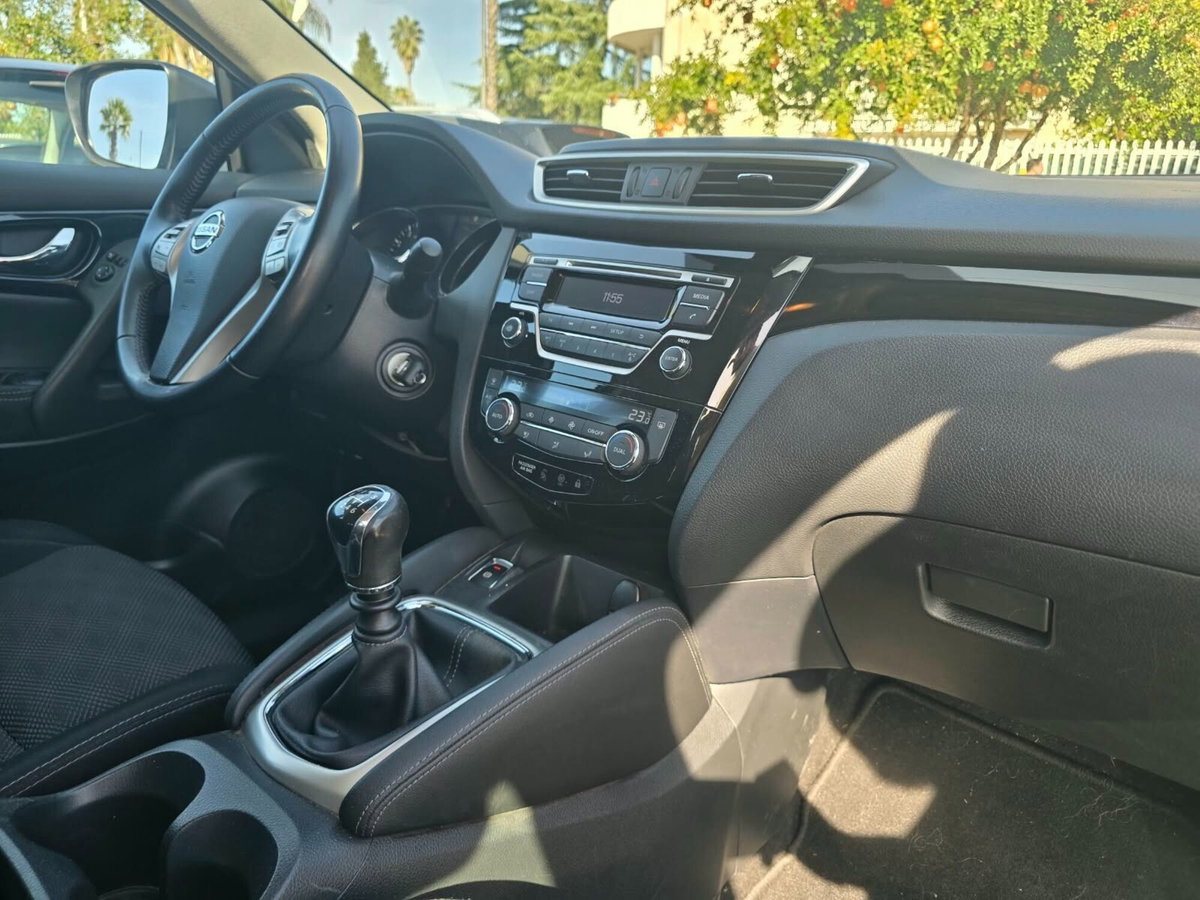 Nissan Qashqai 1.2 DIG-T Tekna (12)