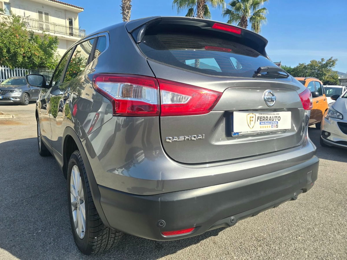 Nissan Qashqai 1.2 DIG-T Tekna (6)