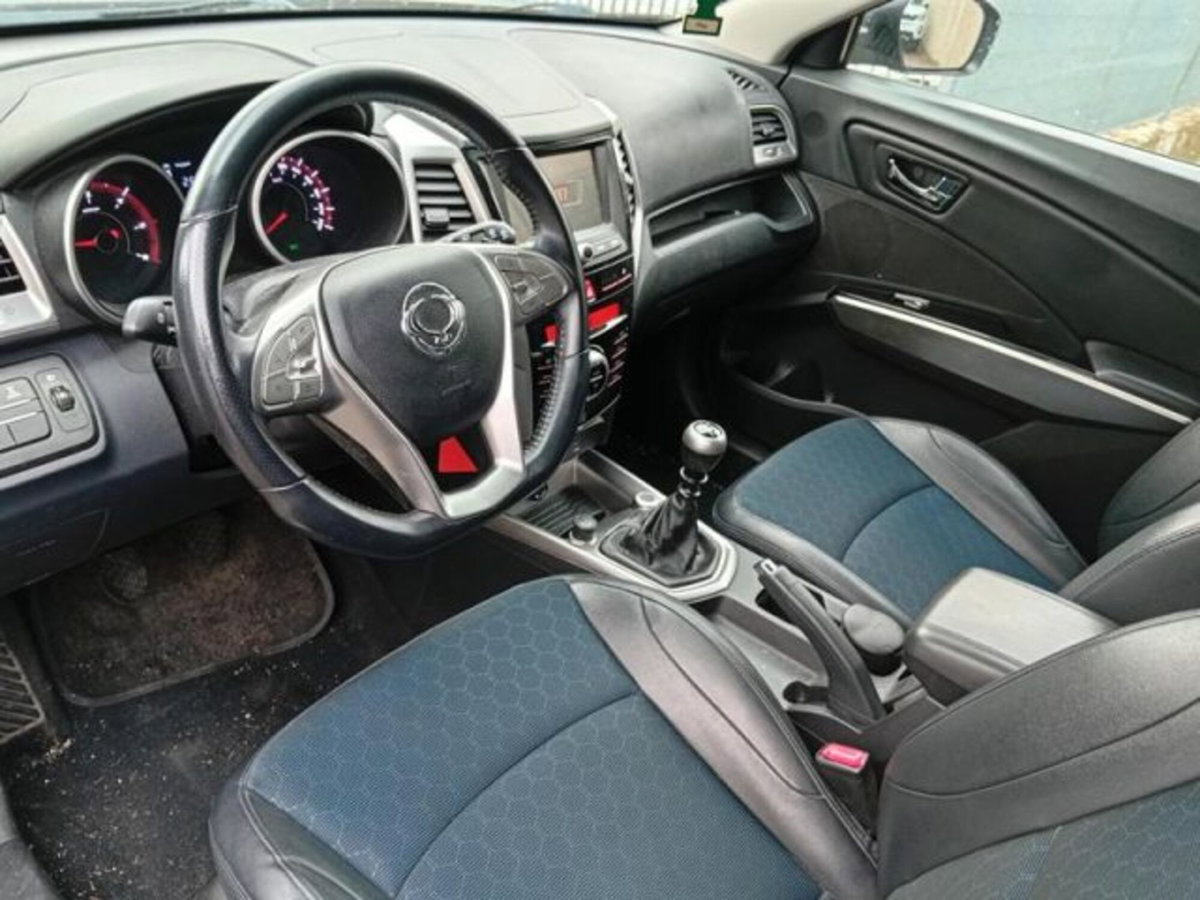 Ssangyong Tivoli 1.6d 2WD Go (6)