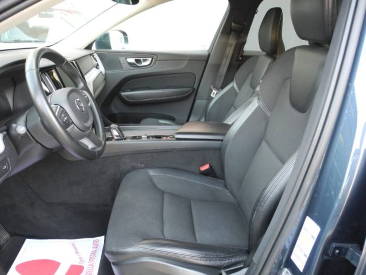 Volvo XC60 B4 (d) AWD Geartronic Business Plus (11)