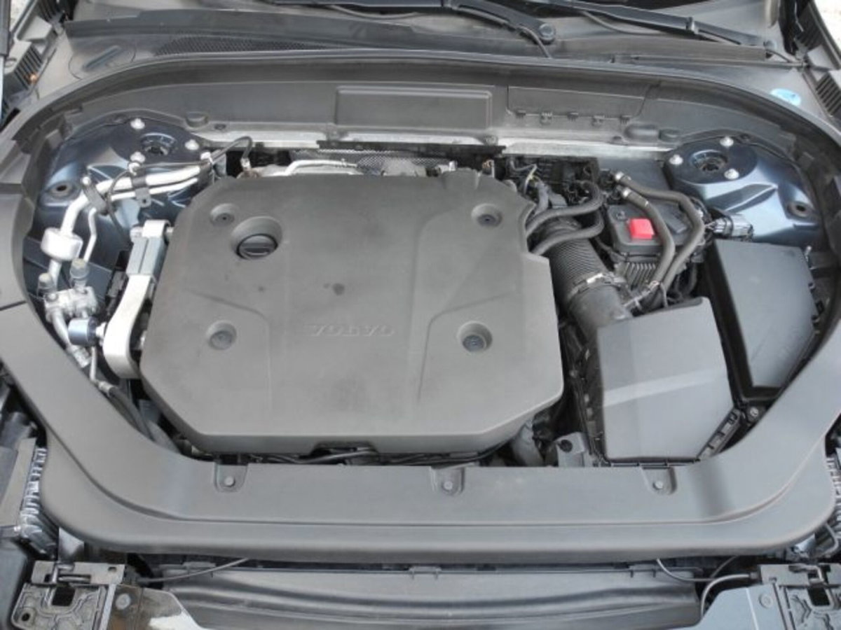Volvo XC60 B4 (d) AWD Geartronic Business Plus (14)