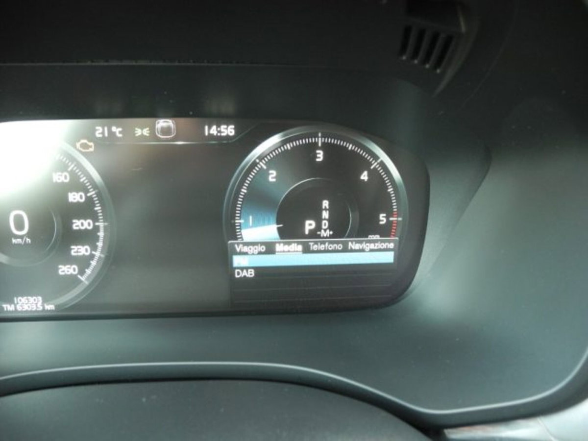 Volvo XC60 B4 (d) AWD Geartronic Business Plus (18)