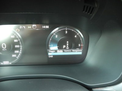 Volvo XC60 B4 (d) AWD Geartronic Business Plus (18)