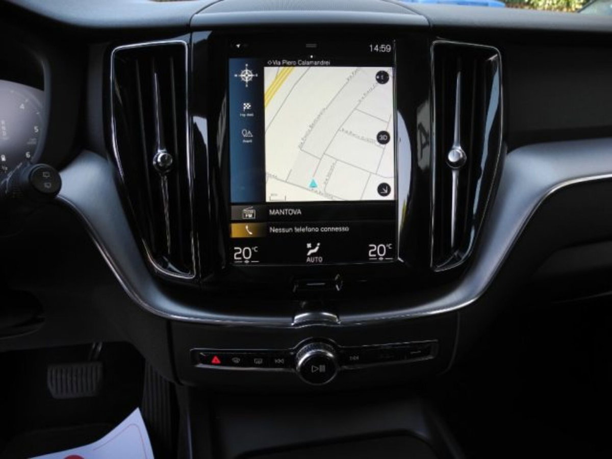 Volvo XC60 B4 (d) AWD Geartronic Business Plus (19)