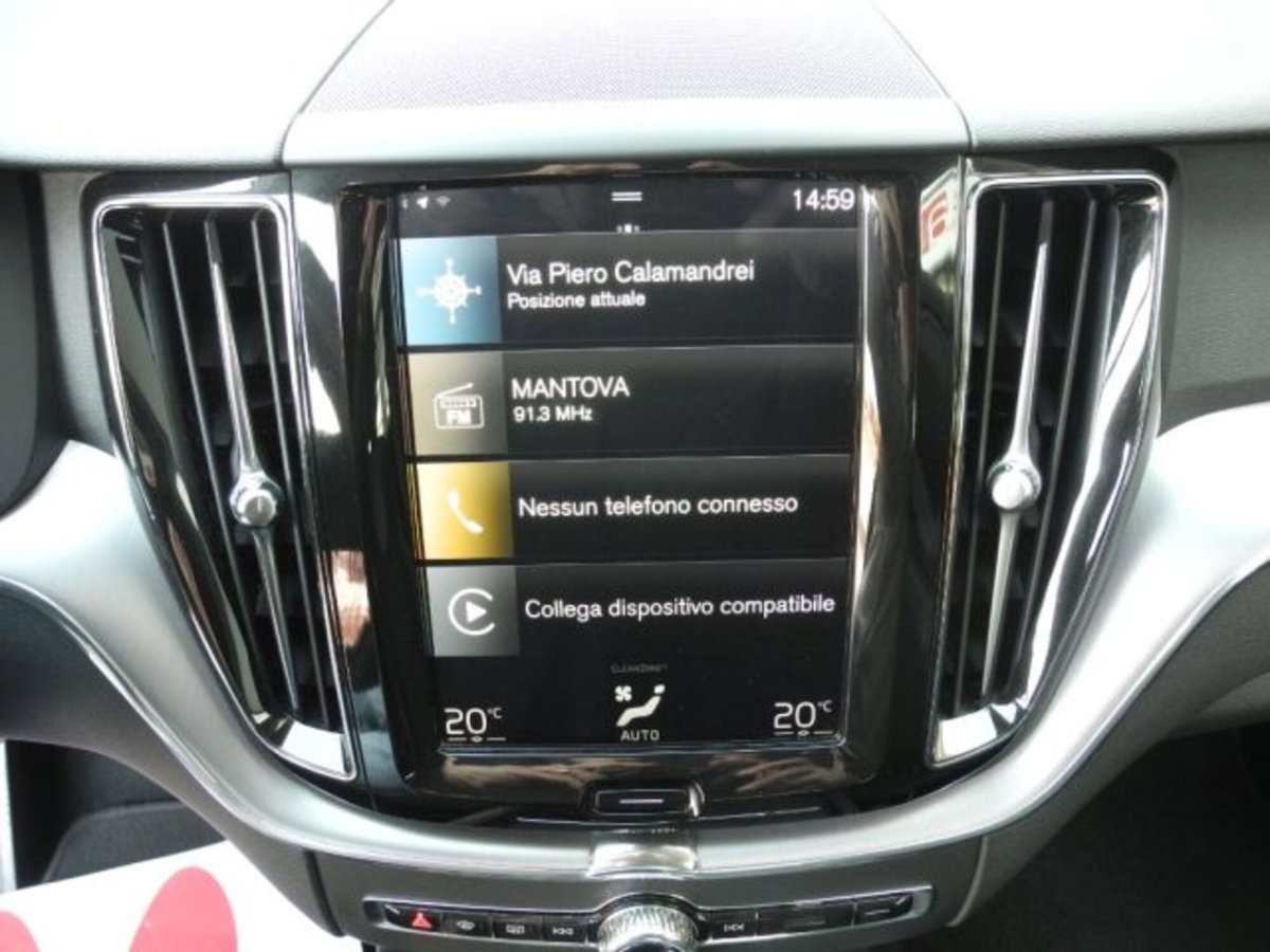 Volvo XC60 B4 (d) AWD Geartronic Business Plus (20)