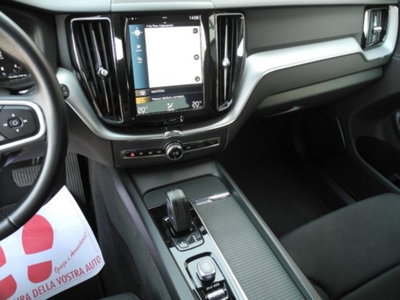 Volvo XC60 B4 (d) AWD Geartronic Business Plus (7)