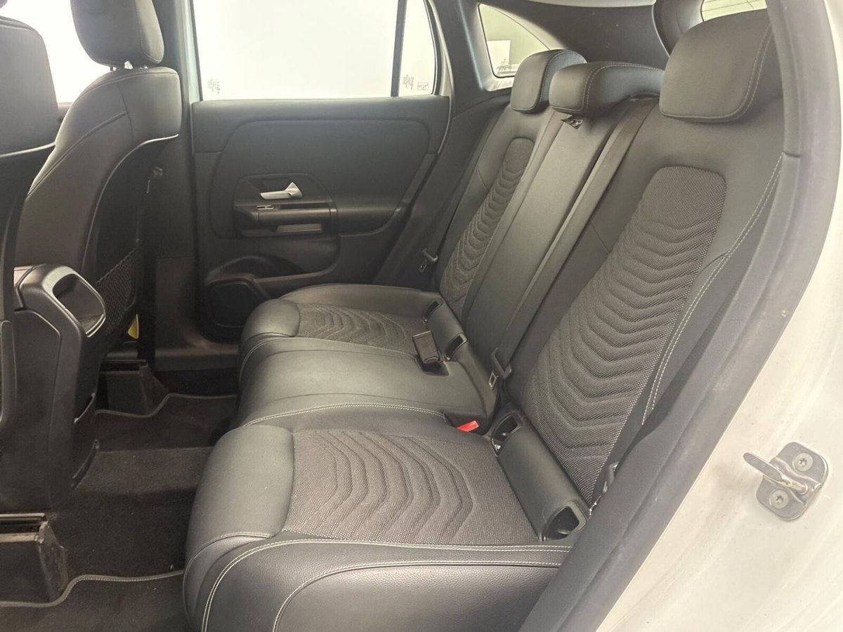 Mercedes-Benz GLA SUV 180 d Automatic Sport Plus (10)