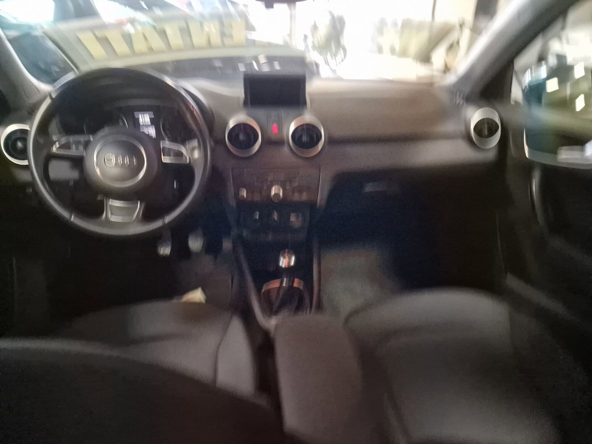 Audi A1 1.2 TFSI Ambition (9)