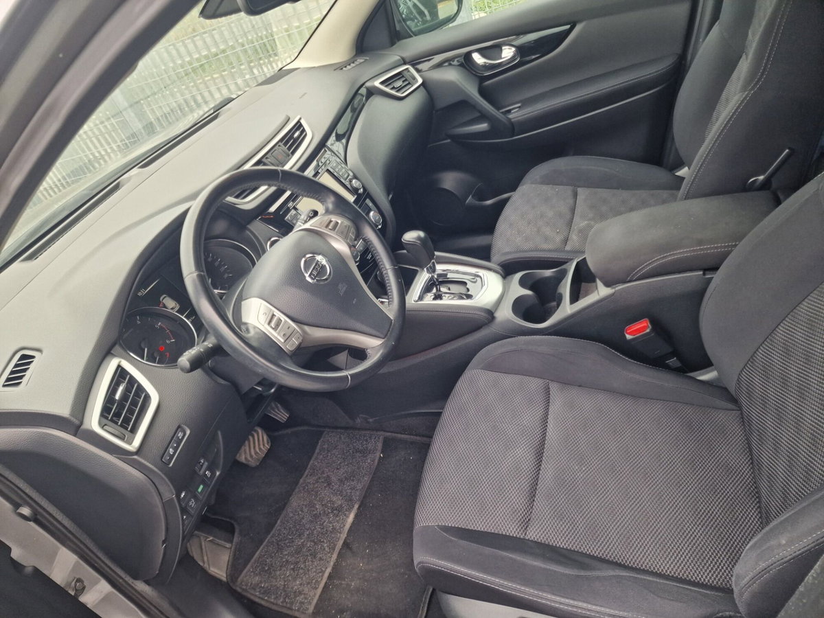 Nissan Qashqai 1.6 dCi 2WD Tekna (6)
