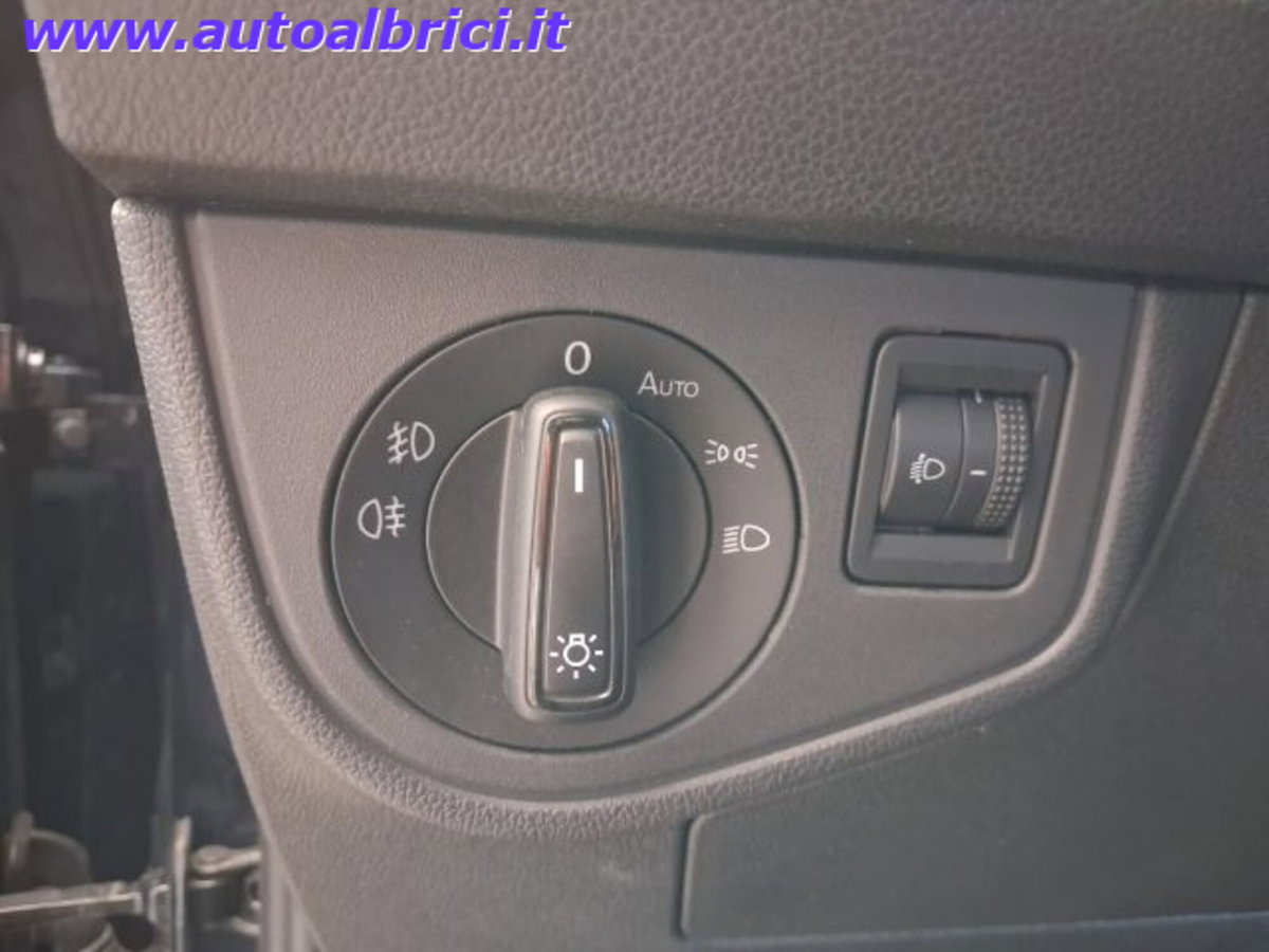 Volkswagen Taigo 1.0 tsi Life 115cv dsg (11)