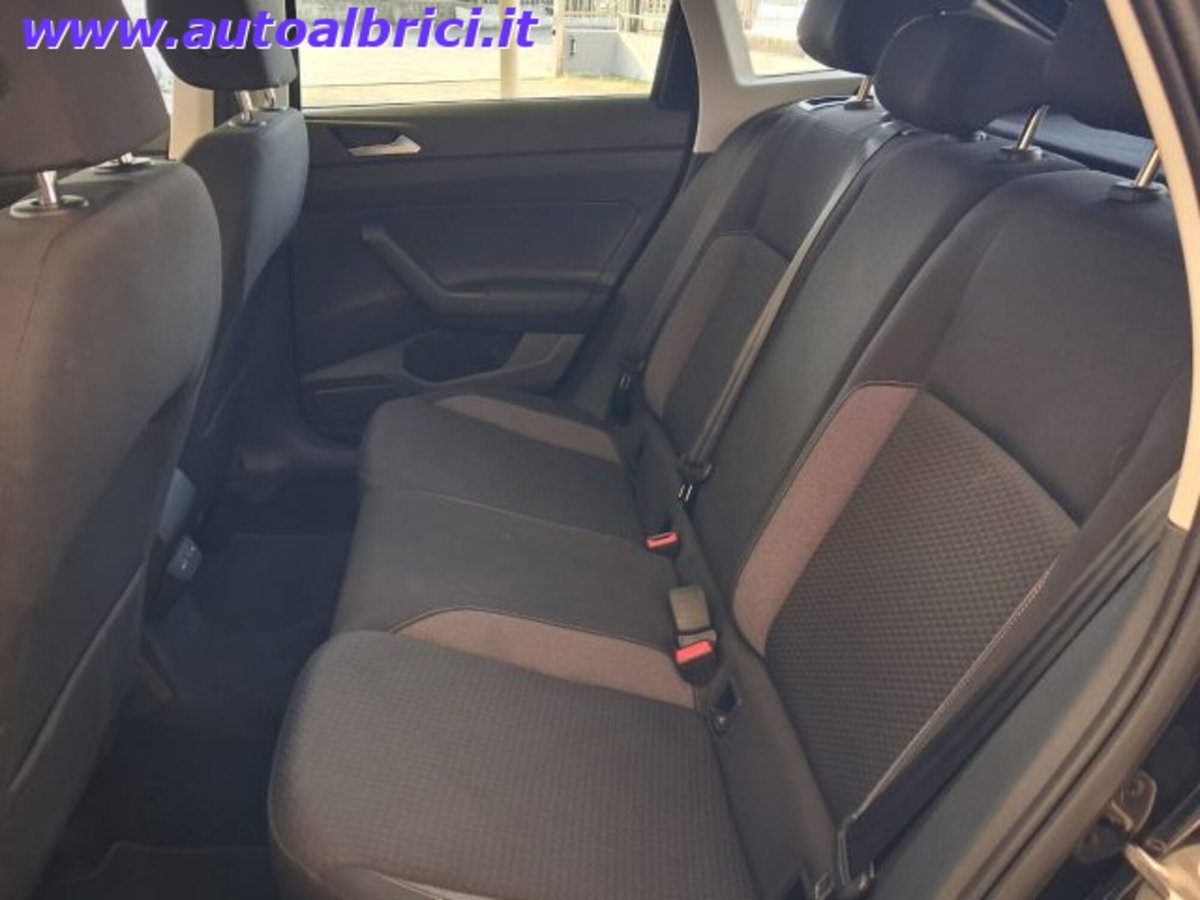 Volkswagen Taigo 1.0 tsi Life 115cv dsg (16)