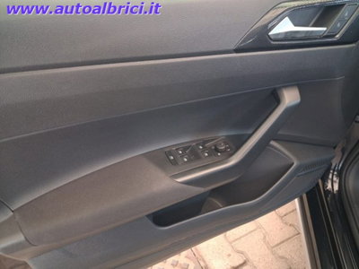 Volkswagen Taigo 1.0 tsi Life 115cv dsg (9)