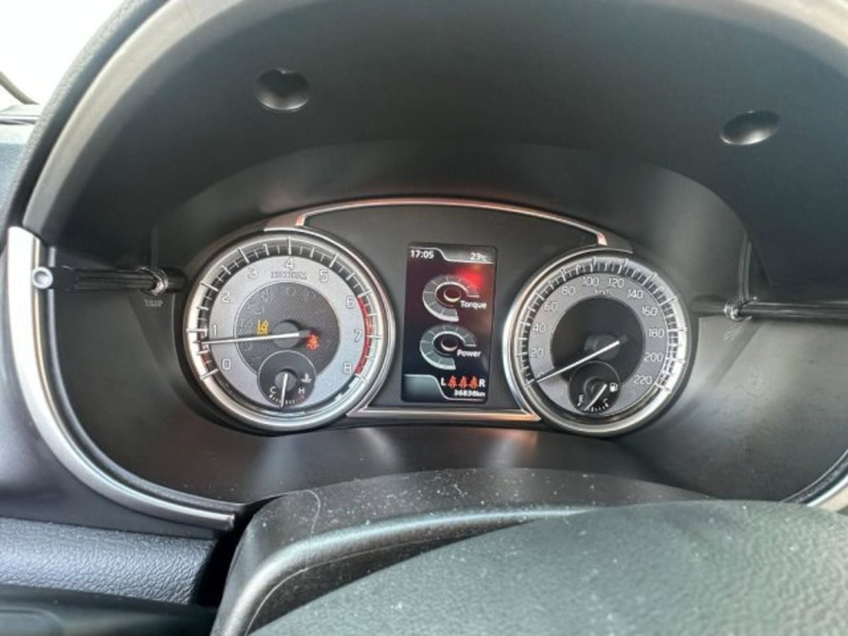 Suzuki Vitara 1.4 Hybrid Starview (14)