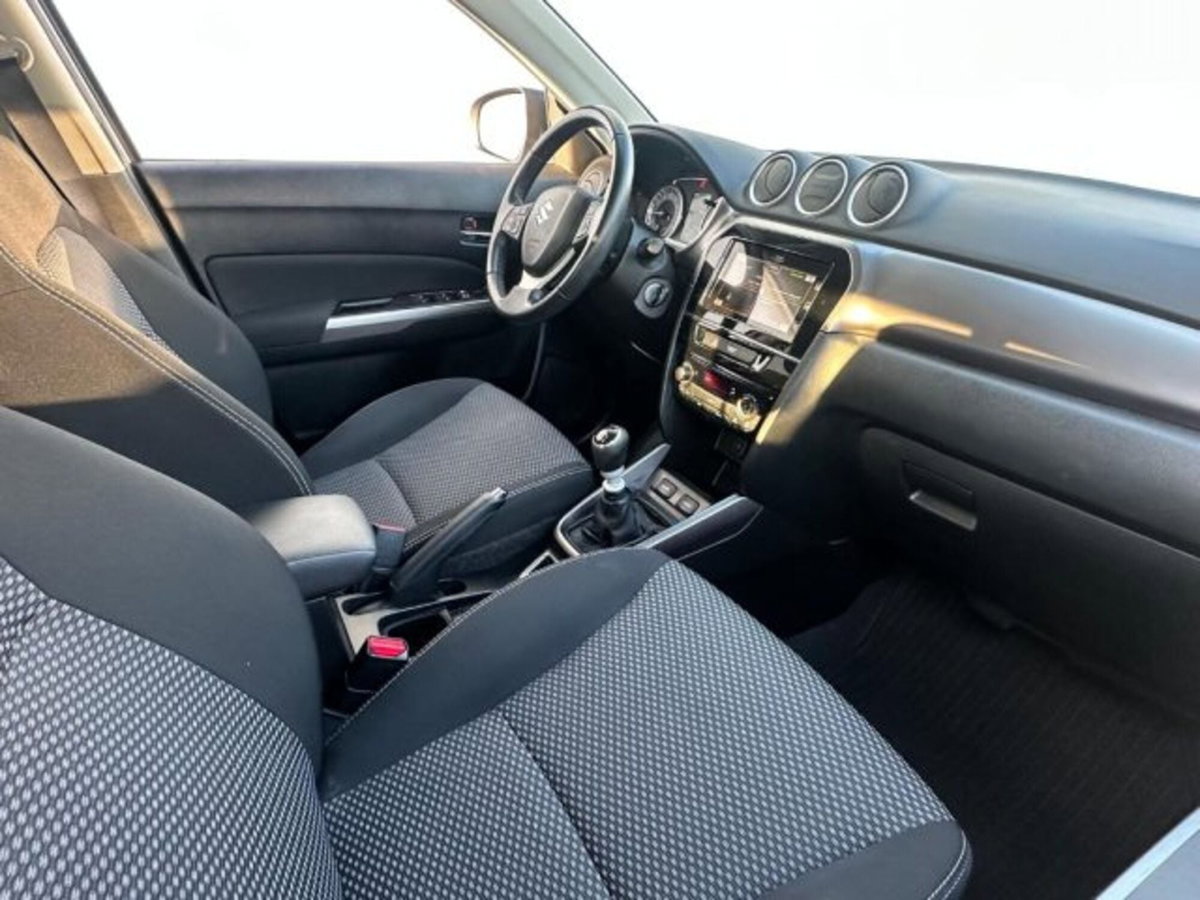 Suzuki Vitara 1.4 Hybrid Starview (8)