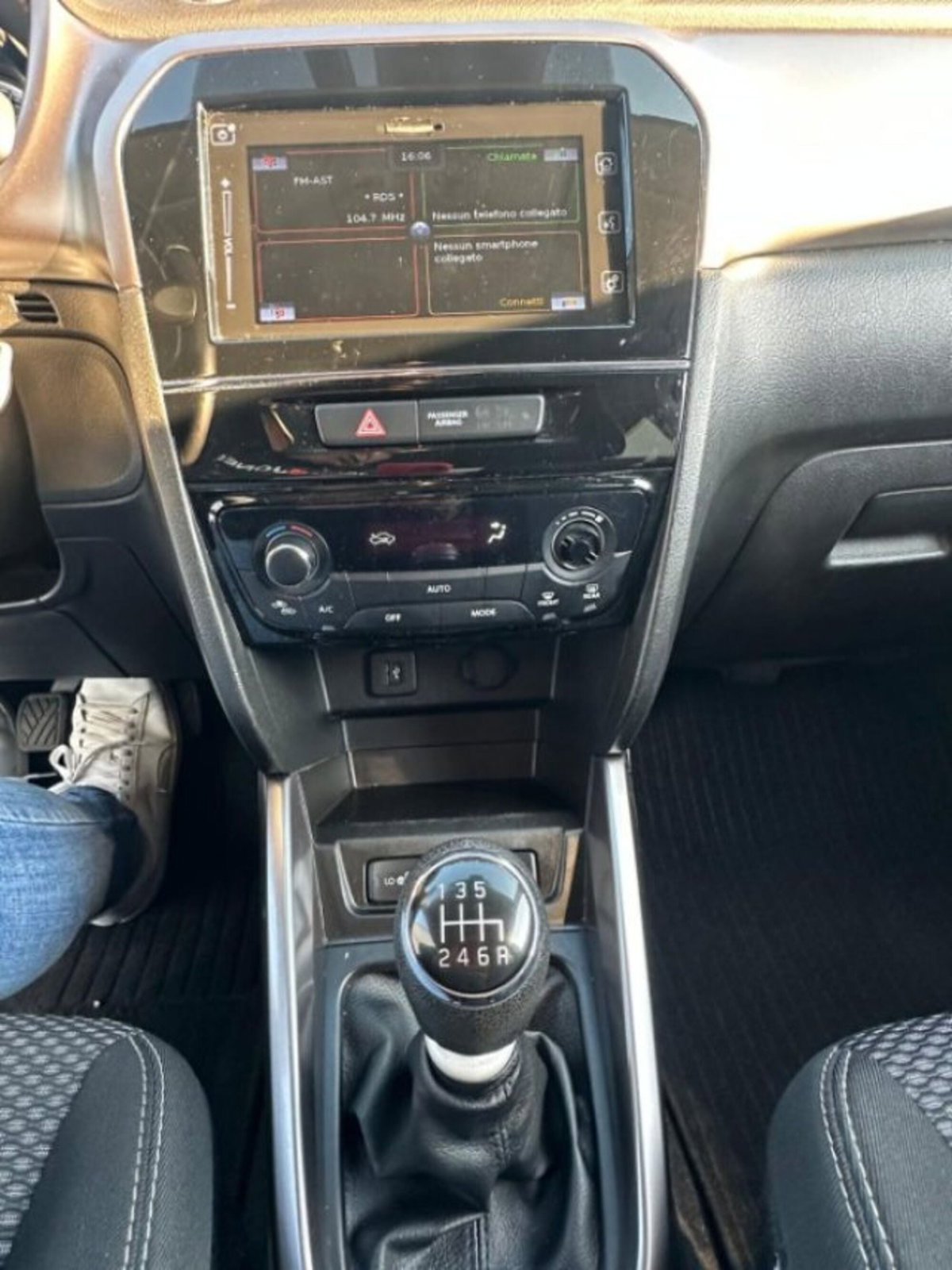 Suzuki Vitara 1.4 Hybrid Starview (9)