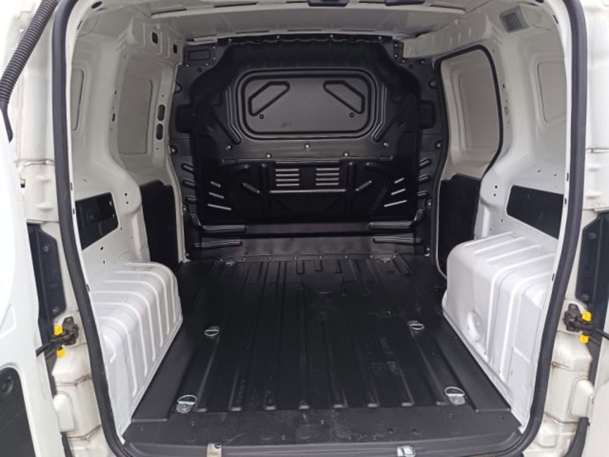 Fiat Fiorino combi N1 1.3 mjt 95cv Adventure (11)