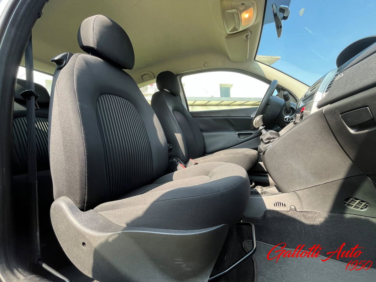 Lancia Ypsilon 1.2 New Oro (8)