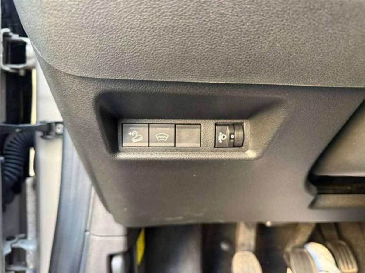 Jeep Avenger 1.2 turbo Summit fwd 100cv (20)