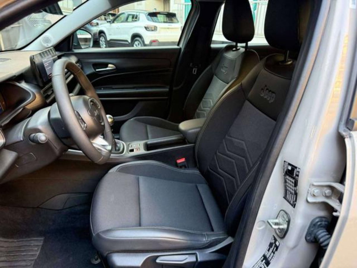 Jeep Avenger 1.2 turbo Summit fwd 100cv (8)