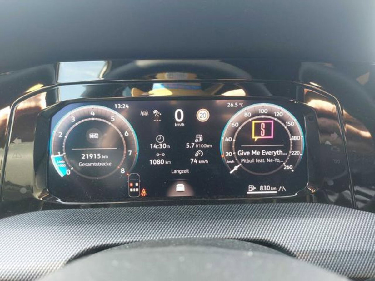 Volkswagen Golf Variant 1.5 eTSI 150 CV EVO ACT DSG R-Line (11)