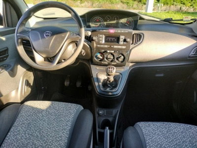 Lancia Ypsilon 1.2 69 CV 5 porte Elefantino Blu (12)