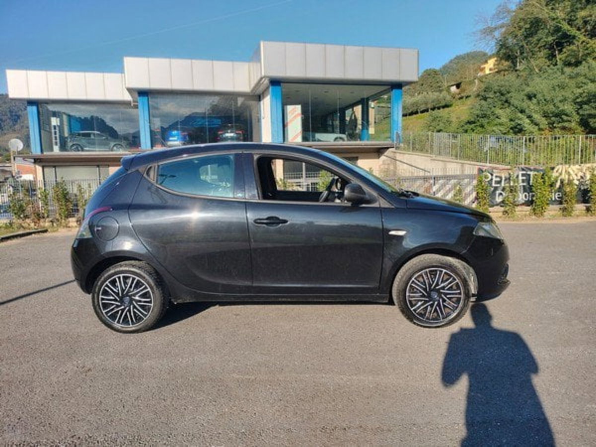 Lancia Ypsilon 1.2 69 CV 5 porte Elefantino Blu (4)