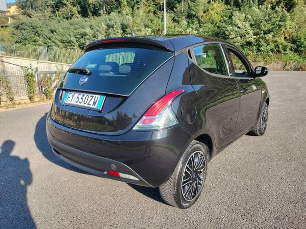 Lancia Ypsilon 1.2 69 CV 5 porte Elefantino Blu (6)