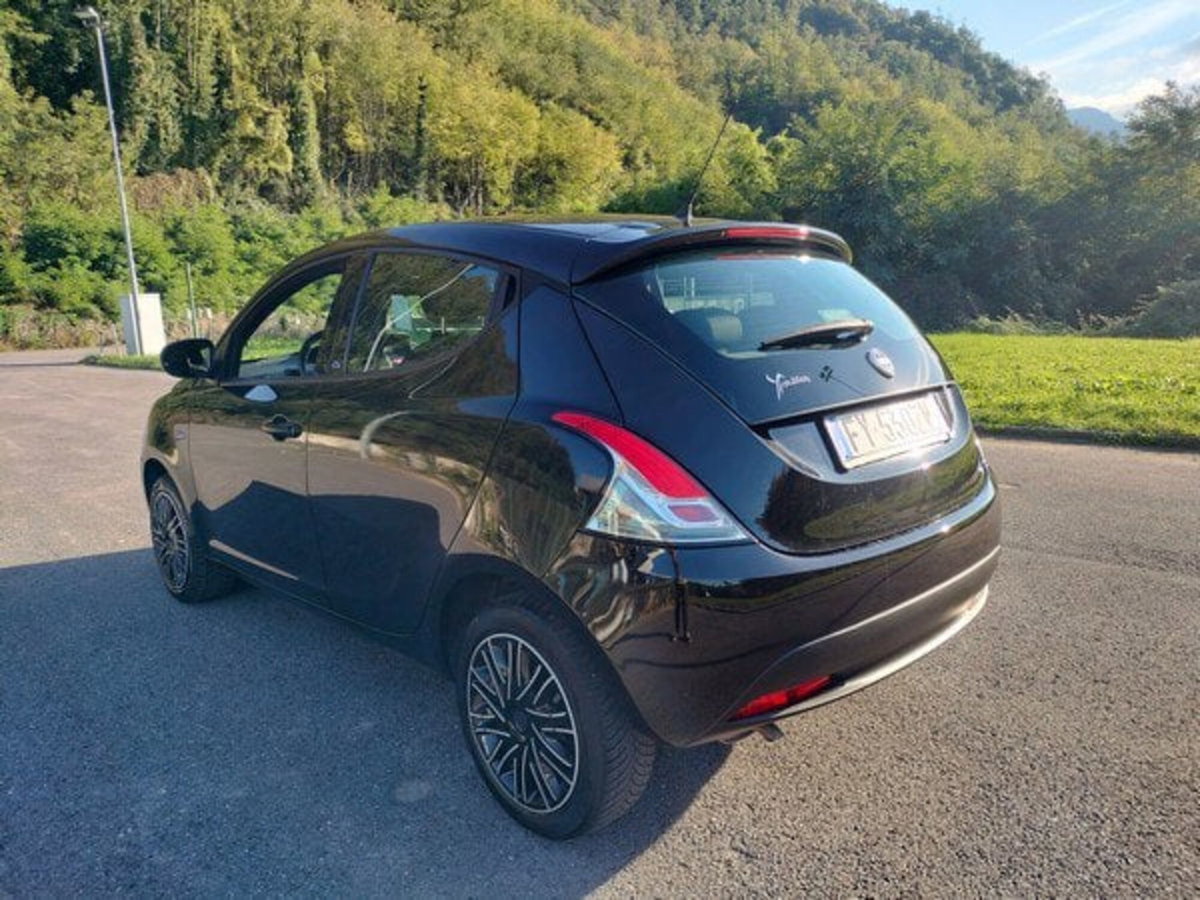 Lancia Ypsilon 1.2 69 CV 5 porte Elefantino Blu (8)