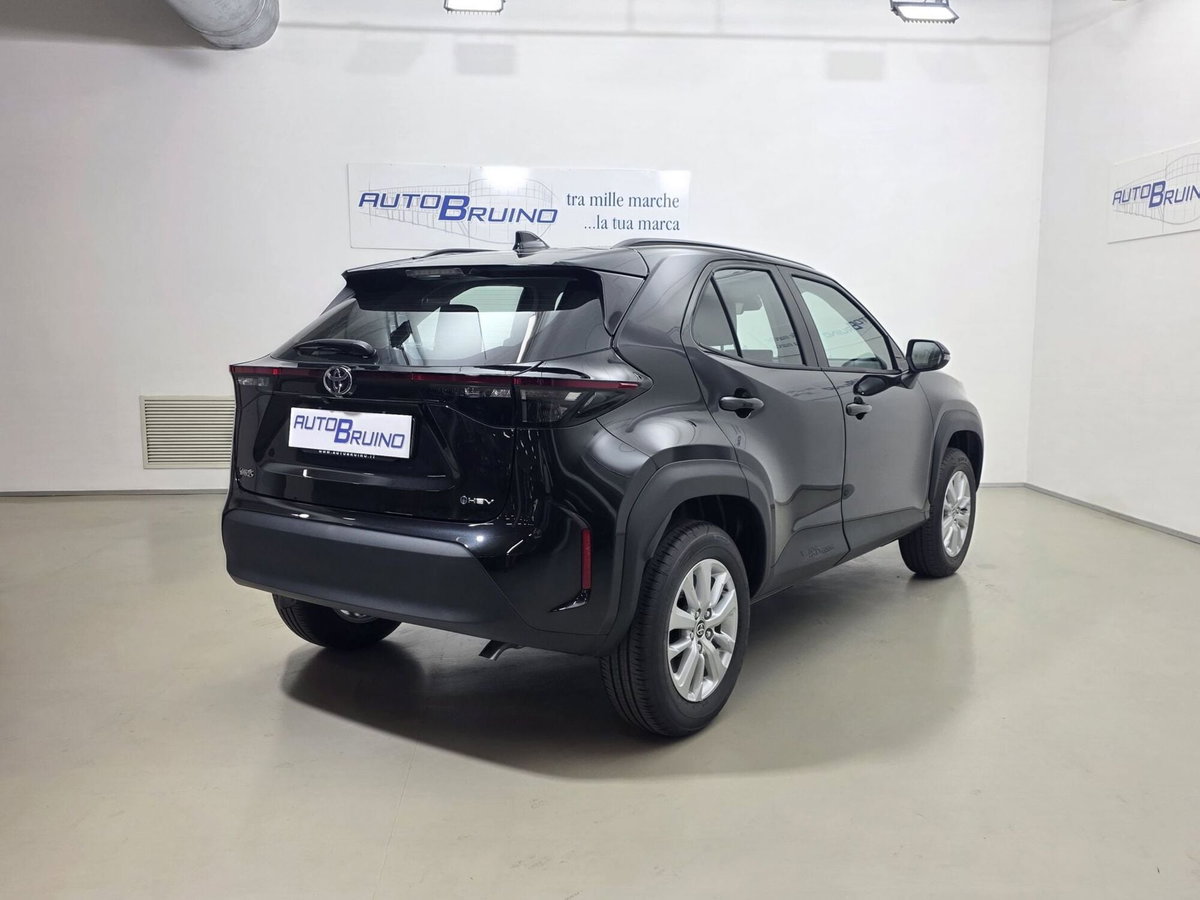 Toyota Yaris Cross 1.5h GR Sport Black Sky fwd 116cv e-cvt (3)