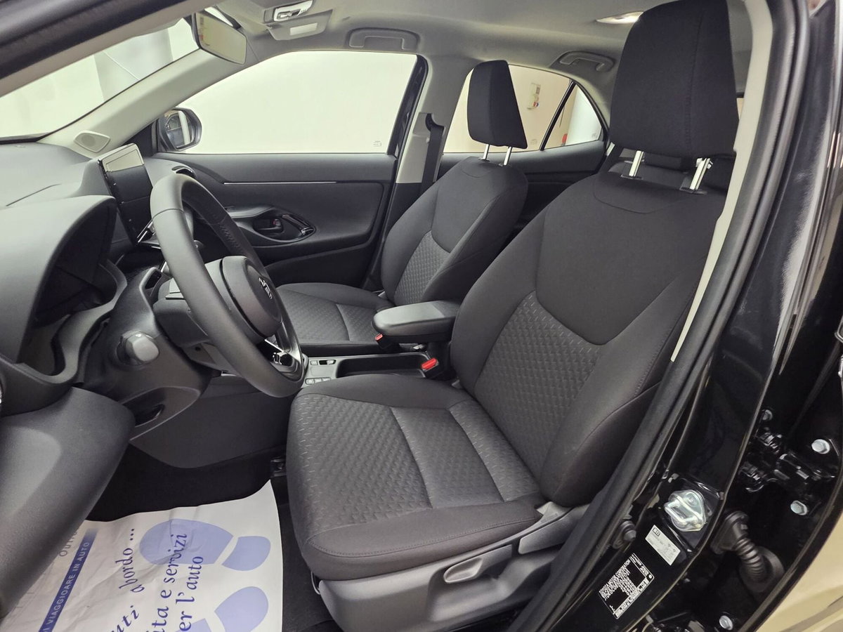 Toyota Yaris Cross 1.5h GR Sport Black Sky fwd 116cv e-cvt (7)