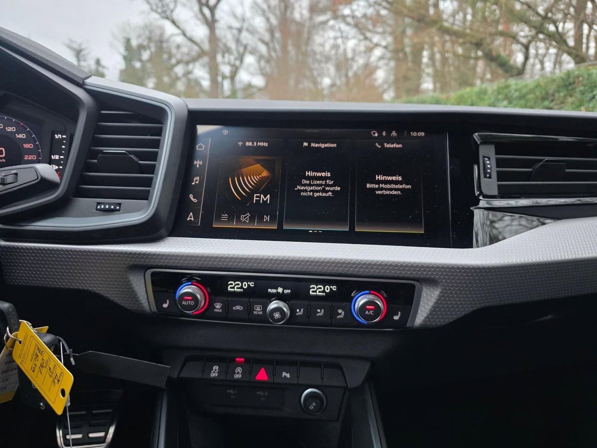 Audi A1 Sportback 30 TFSI S line edition (14)