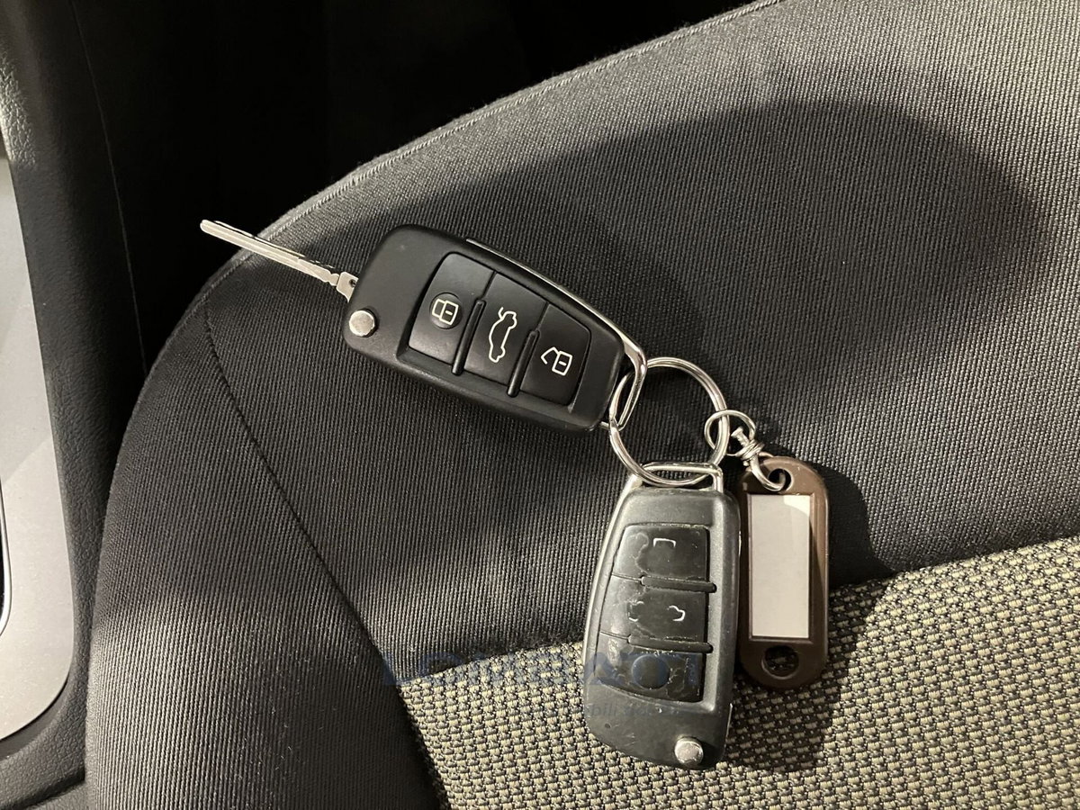 Audi Q3 2.0 TDI Business (15)