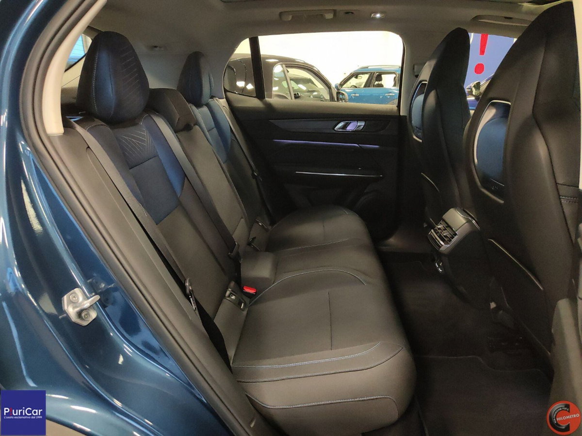 Lynk & Co 01 01 1.5 td phev (7)