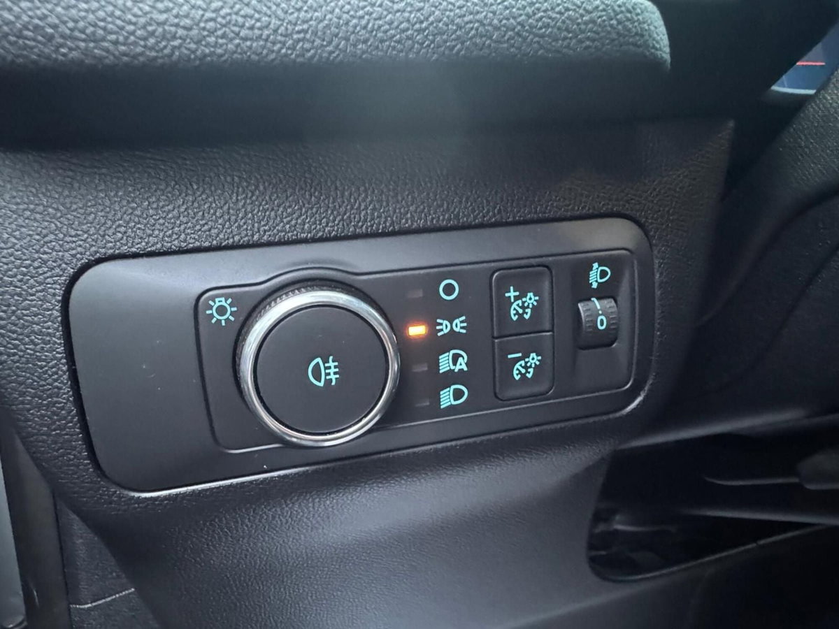 Ford Kuga 1.5 ecoboost ST-Line 2wd 150cv (18)