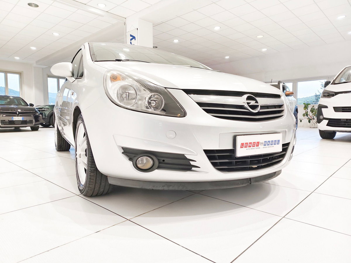 Opel Corsa 1.4 16V 3 porte aut. Sport (12)
