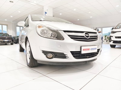 Opel Corsa 1.4 16V 3 porte aut. Sport (12)