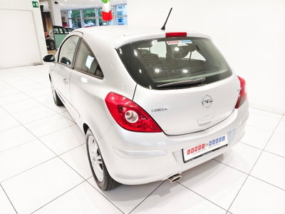 Opel Corsa 1.4 16V 3 porte aut. Sport (16)