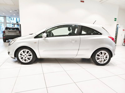 Opel Corsa 1.4 16V 3 porte aut. Sport (2)