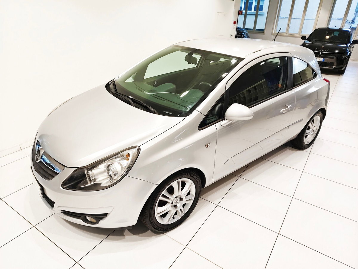 Opel Corsa 1.4 16V 3 porte aut. Sport (20)