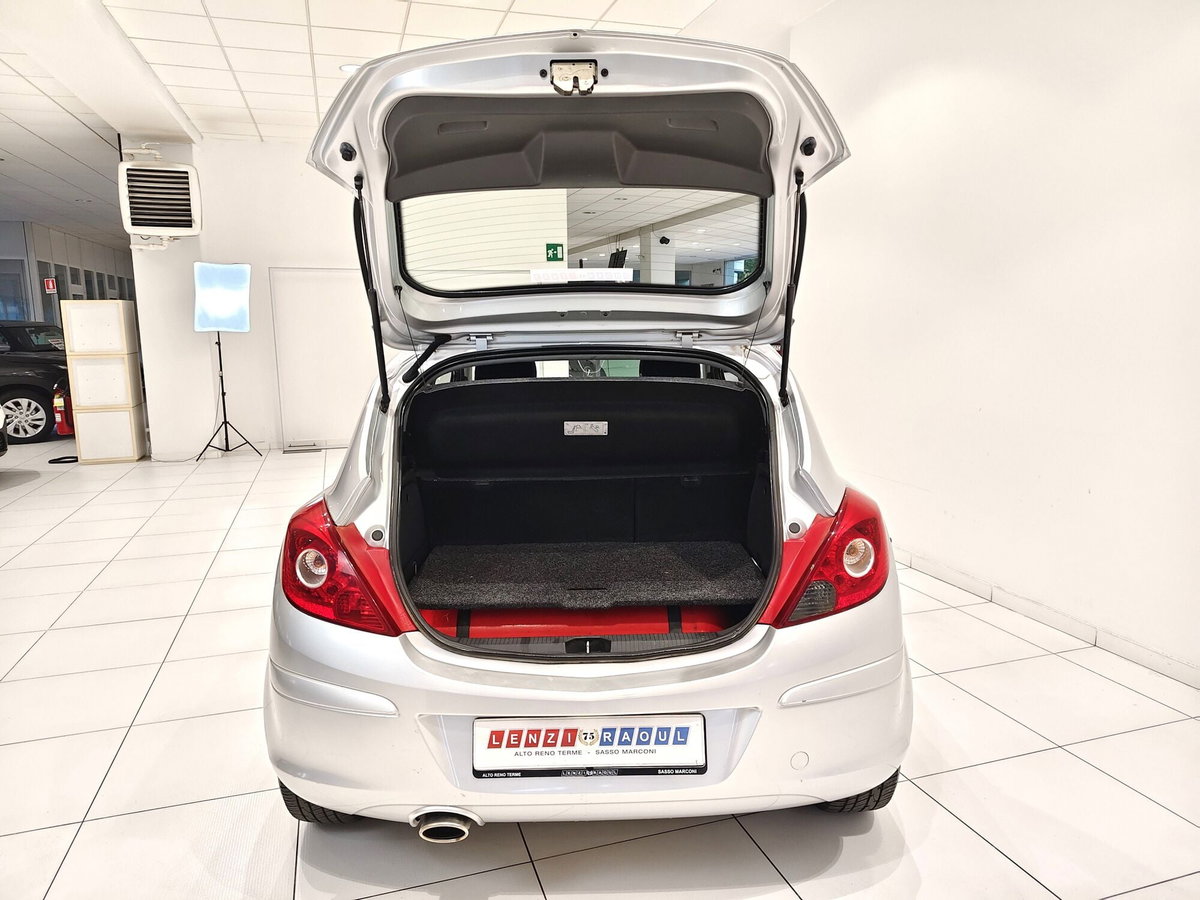 Opel Corsa 1.4 16V 3 porte aut. Sport (7)