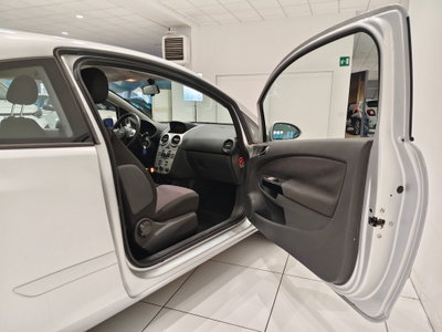 Opel Corsa 1.4 16V 3 porte aut. Sport (9)