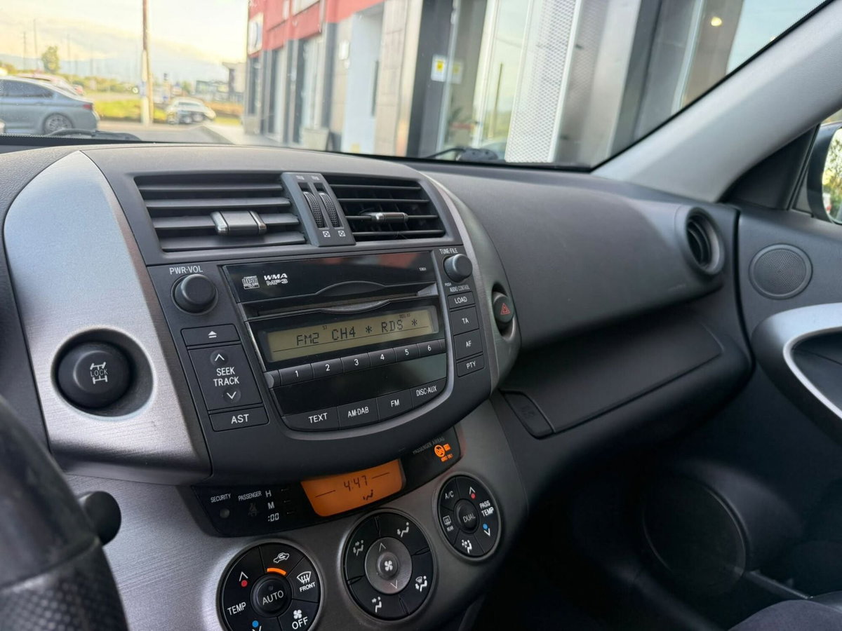 Toyota Rav4 D-4D 150 CV (13)