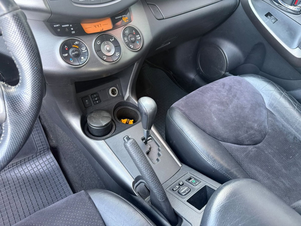 Toyota Rav4 D-4D 150 CV (15)