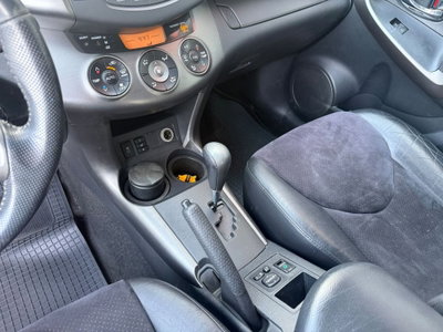 Toyota Rav4 D-4D 150 CV (15)