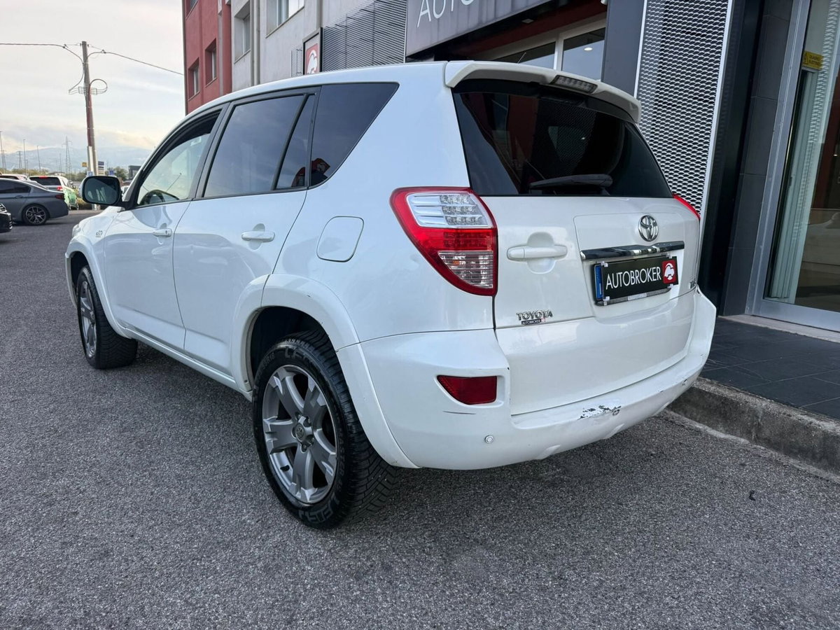 Toyota Rav4 D-4D 150 CV (3)