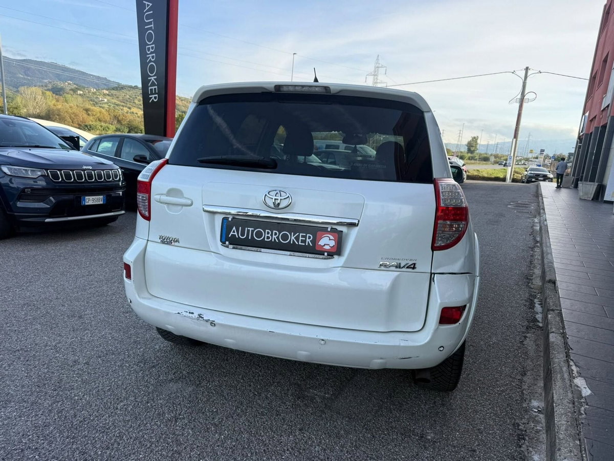 Toyota Rav4 D-4D 150 CV (5)