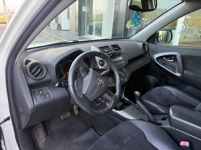 Toyota Rav4 D-4D 150 CV (6)
