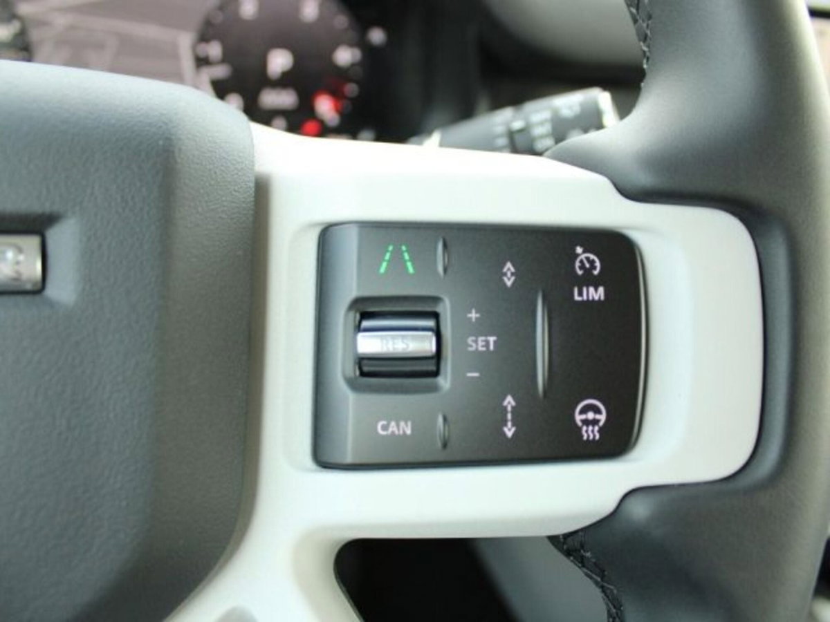 Land Rover Defender 90 3.0D I6 200 CV AWD Auto X-Dynamic S (9)