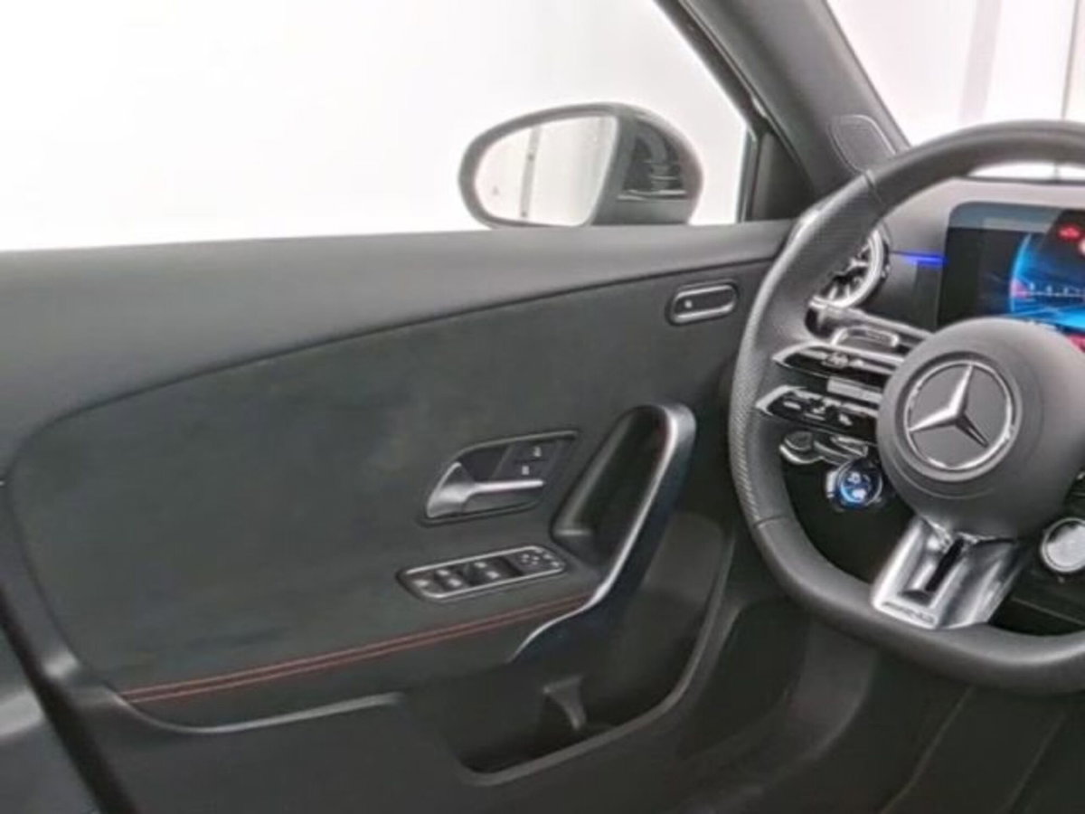 Mercedes-Benz Classe A AMG 35 AMG Line Premium Plus 4matic auto (6)