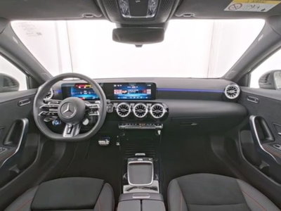 Mercedes-Benz Classe A AMG 35 AMG Line Premium Plus 4matic auto (9)